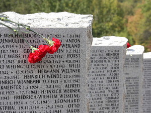 Bild der Stelen auf dem Soldatenfriedhof Apscheronsk