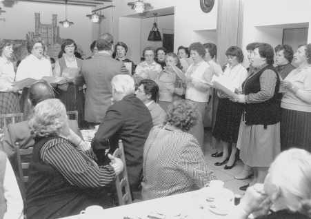 Frauenchor bei der 600 Jahrfeier der Reichenberger Kirche Bild des Frauenchores