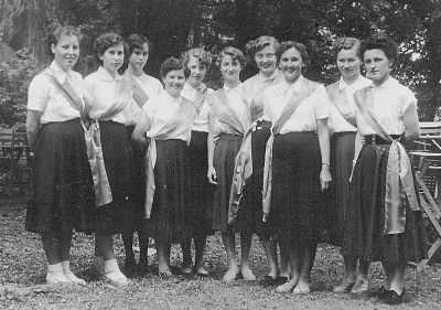 Festdamen beim Schützenfest 1954